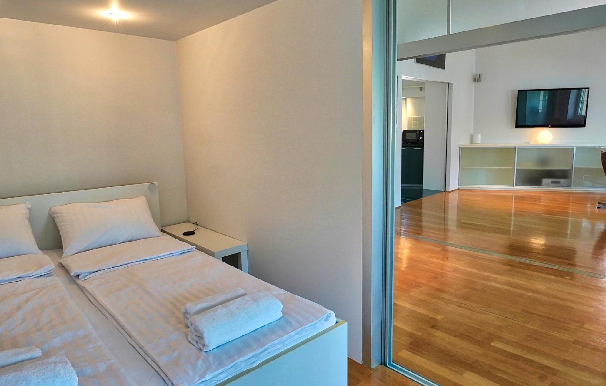 Poet Apartment Ljubljana Extérieur photo